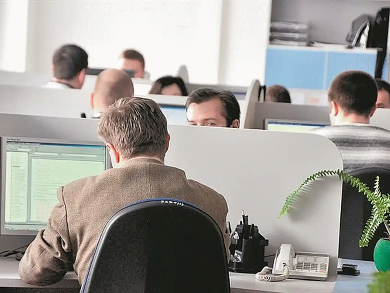 Το κρίσιμο συμπέρασμα είναι ότι δεν υπάρχει πλέον γραμμική σχέση «σπουδές → επάγγελμα»